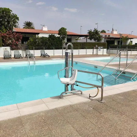 Renovated 2 Bedroom Bungalow In Playa Del Ingles בית נופש