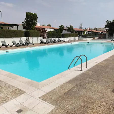 Renovated 2 Bedroom Bungalow In Playa Del Ingles בית נופש